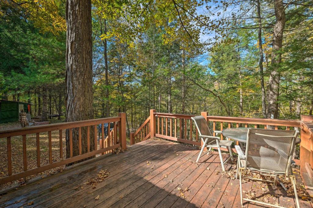 Catskill Mtn Home with Deck about 1 Miles to Zoom Flume! - image 5