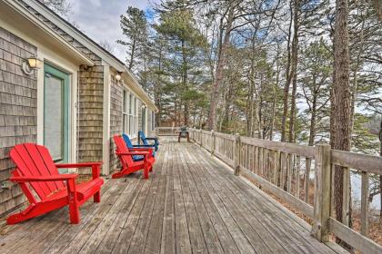 Waterfront Home on Beautiful Jenkins Pond