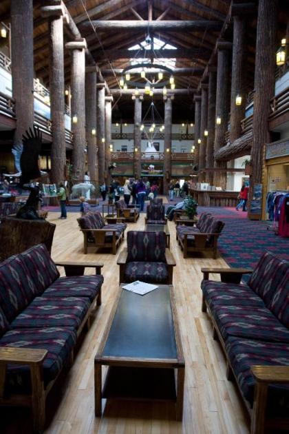 Glacier Park Lodge - image 11