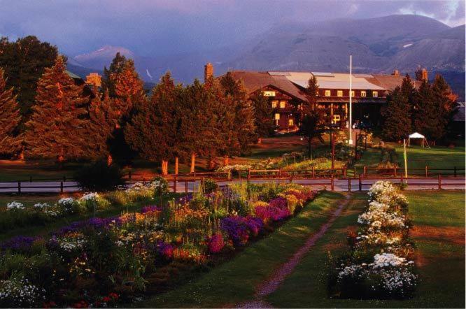 Glacier Park Lodge - image 2