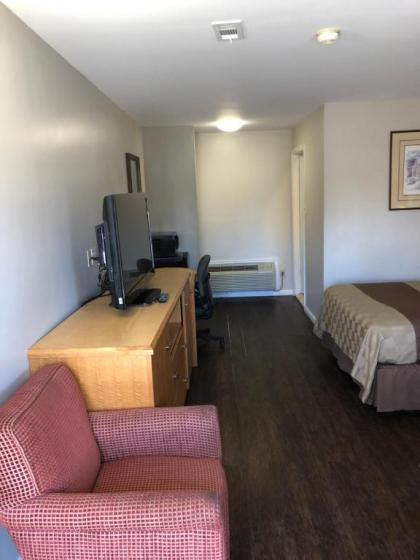 Americas Best Value Inn Albany East Greenbush - image 3