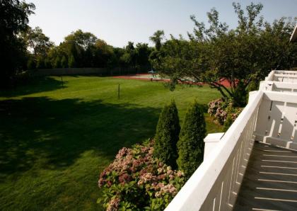 East Hampton House Resort - image 12