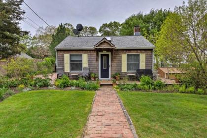 Cute East Hampton Cottage with Patio   Walk to Beach East Hampton New York