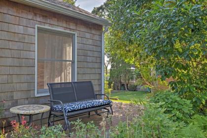 Cute East Hampton Cottage with Patio - Walk to Beach - image 6