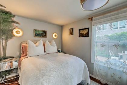 Cute East Hampton Cottage with Patio - Walk to Beach - image 9