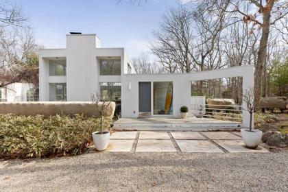 Elegant East Hampton Escape - image 10