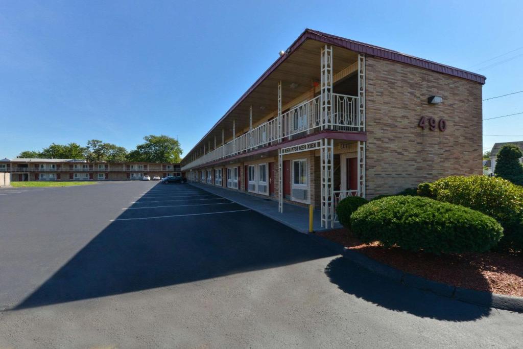 Econo Lodge East Hartford - Hartford - image 2