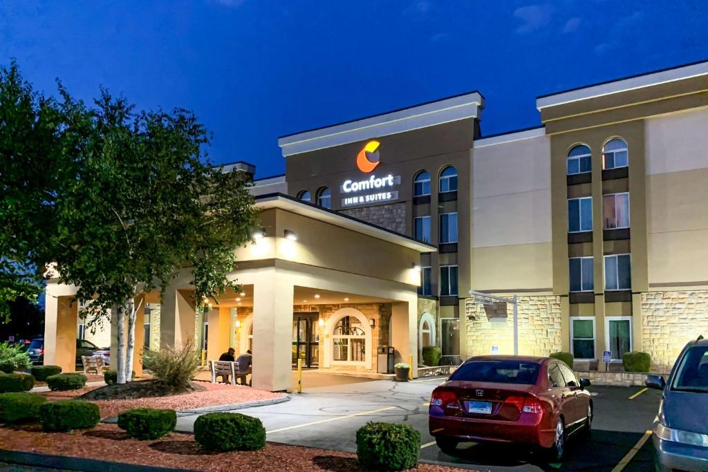 Comfort Inn and Suites East Hartford - main image