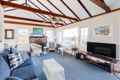 North Fork Waterfront Gem - image 4