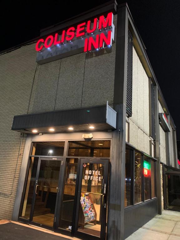 Coliseum Inn & Suites - Garden City Long Island - image 2