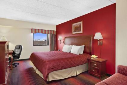 Ramada by Wyndham East Orange - image 7