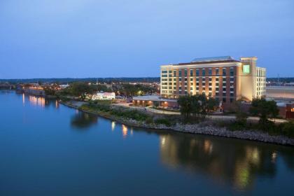 Embassy Suites East Peoria Hotel and Riverfront Conference Center - image 10