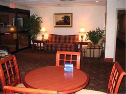 Hampton Inn East Peoria - image 5