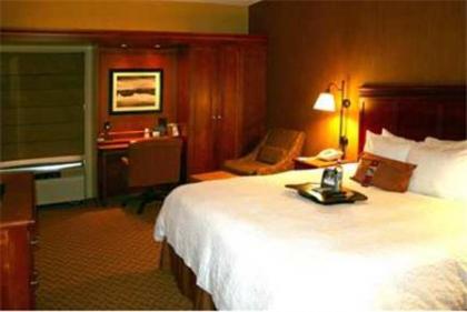 Hampton Inn East Peoria - image 7