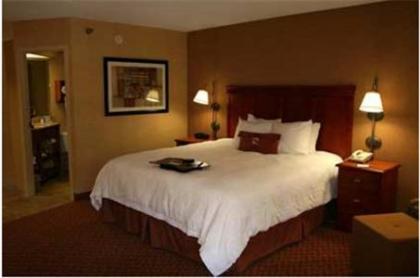 Hampton Inn East Peoria - image 8