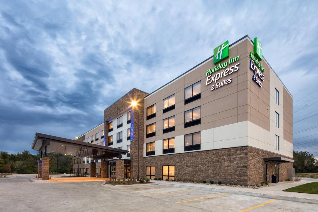 Holiday Inn Express East Peoria - Riverfront an IHG Hotel - main image