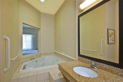 Fairfield Inn & Suites Chattanooga South/East Ridge - image 11