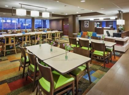 Fairfield Inn by Marriott East Rutherford Meadowlands - image 4