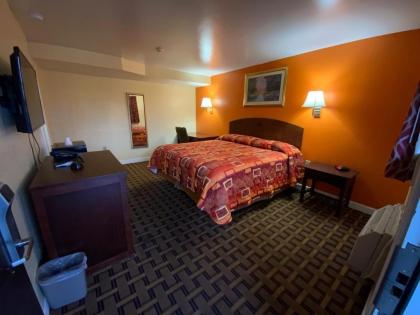 Indian Mound Motel - image 12