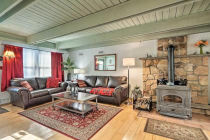 Pet-Friendly Pocono Mtn Escape in Stroudsburg! - image 8