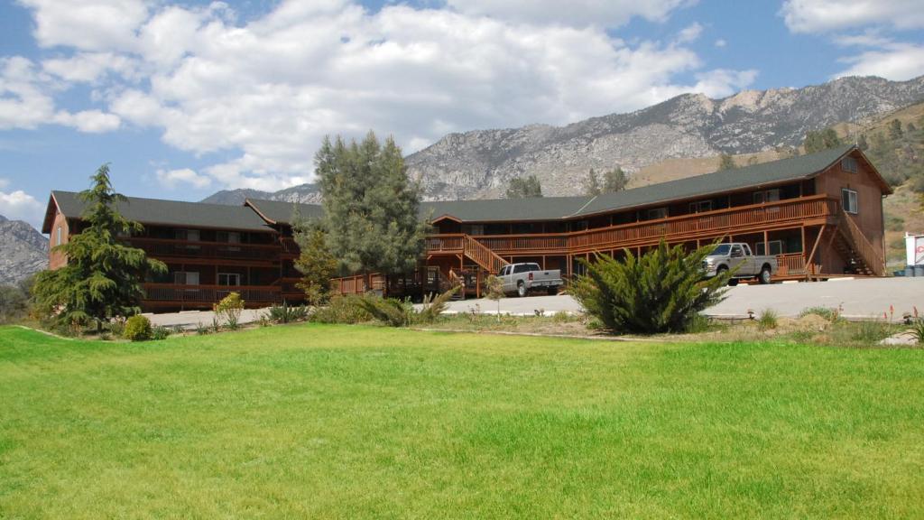 Corral Creek Lodge - main image