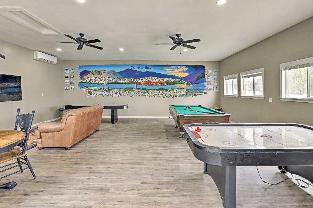 Epic Family Getaway with Game Room and Fire Pit! - image 3