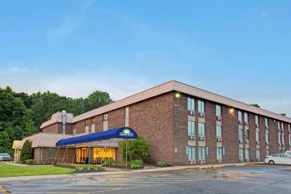 Days Inn by Wyndham East Windsor/Hightstown - image 11