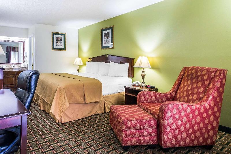 Quality Inn Eastman - image 3