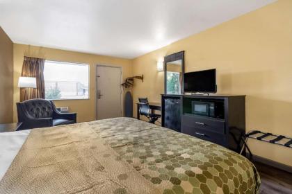 Econo Lodge Easton Route 50 - image 15