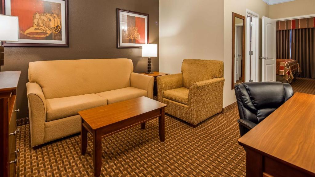 Best Western Plus Easton Inn & Suites - image 4