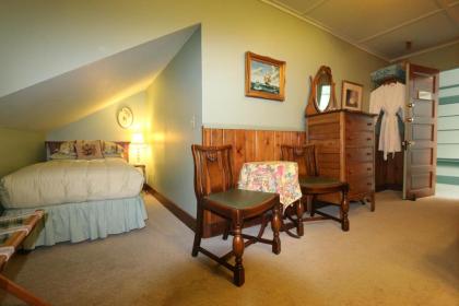 Kangaroo House Bed & Breakfast - image 13