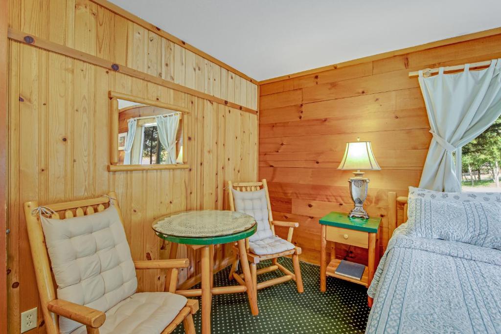 Deer Harbor Inn - image 7