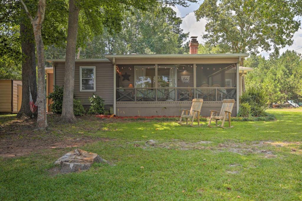 Lake Sinclair Waterfront Home with Fire Pit and Dock - image 3