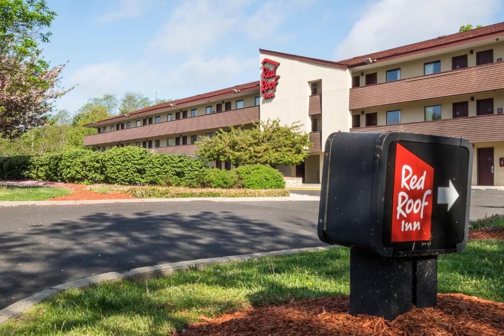 Red Roof Inn Tinton Falls-Jersey Shore - image 3