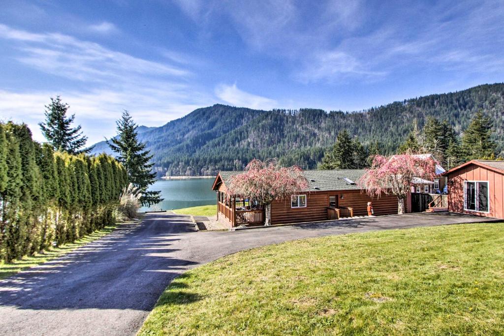 Lakefront Cabin with Stunning Mountain Views and Dock! - image 4