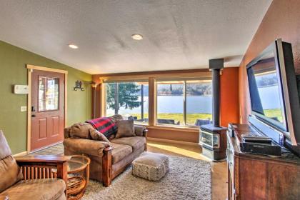 Lakefront Cabin with Stunning Mountain Views and Dock! - image 7