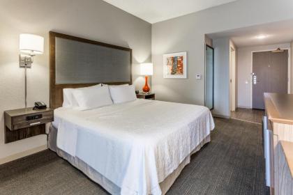 Hampton Inn Eau Claire - image 8