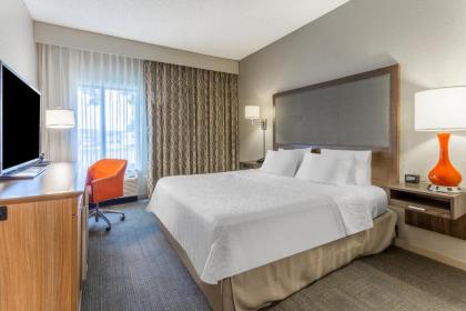 Hampton Inn Eau Claire - image 9