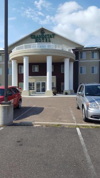 GrandStay Residential Suites Hotel - Eau Claire - image 5