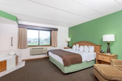 AmericInn by Wyndham Eau Claire - image 7