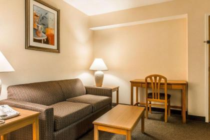 Quality Inn Ebensburg - image 9