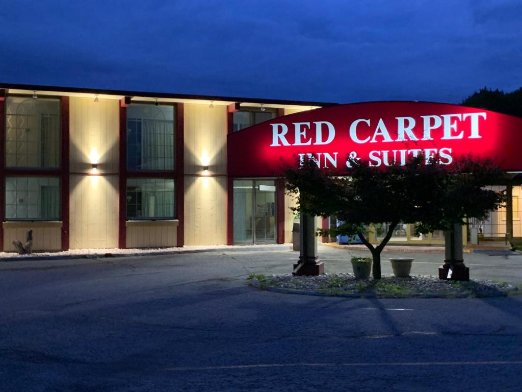 Red Carpet Inn & Suites Ebensburg - image 2