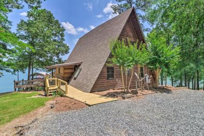 Lake Martin Cabin with Luxury Dock and Kayaks! - image 13