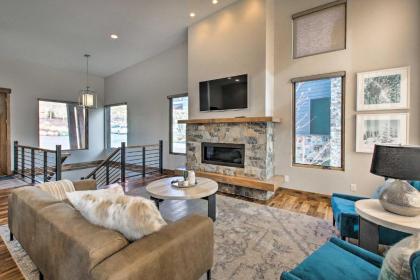 Modern Mountain-View Townhome Less Than 7 Mi to Ski Resorts - image 12