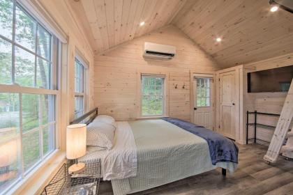 Idyllic Edgecomb Forest Studio with Balcony! - image 14