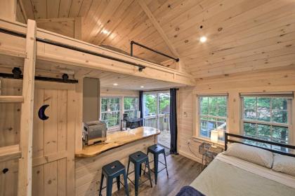 Idyllic Edgecomb Forest Studio with Balcony! - image 2