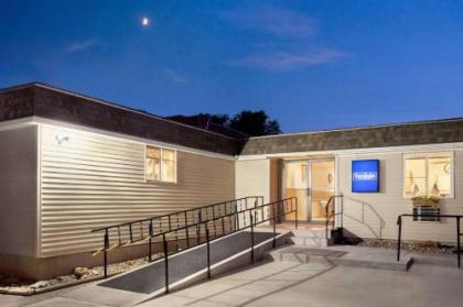 Travelodge by Wyndham Edgemont - image 3