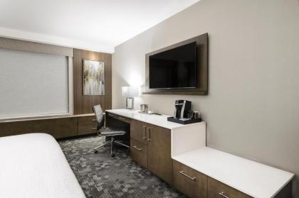 Courtyard by Marriott Edgewater NYC Area - image 14