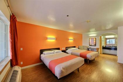 Motel 6-Edinburg TX - image 13