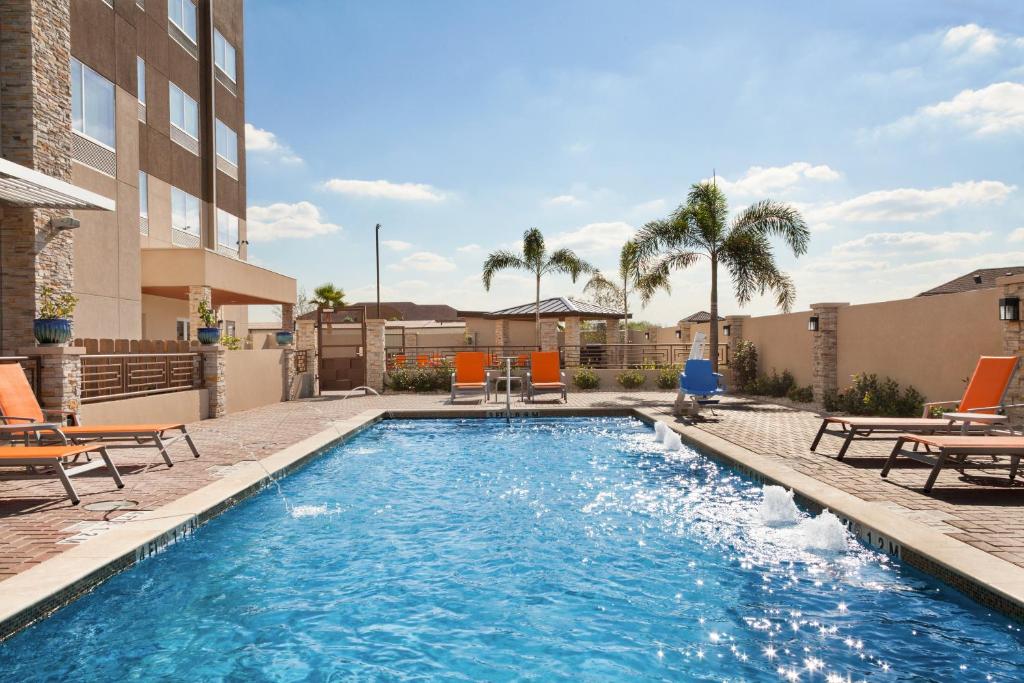 Holiday Inn Express & Suites Edinburg- Mcallen Area an IHG Hotel - main image